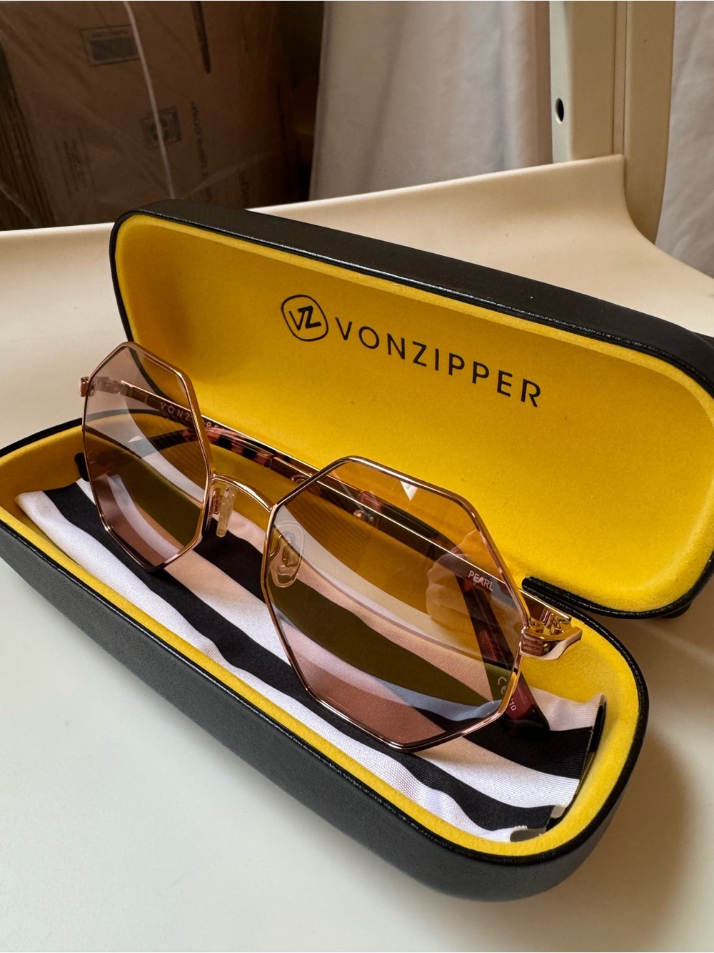 VonZipper Pearl Octagon Rose Gold Sunglasses NWT w/ Case - Picture 5 of 10